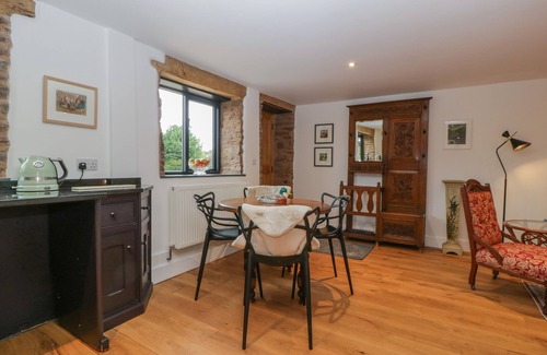 Pencombe Casa | FRITH GREEN, with hot tub in Bromyard