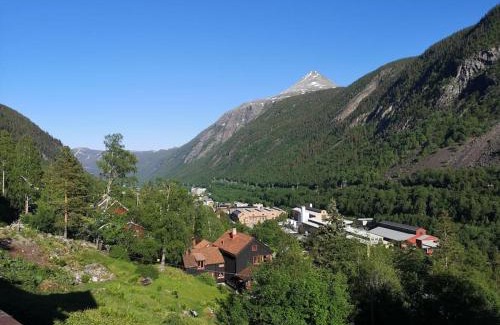 Rjukan Villa | Fritt beliggende stor enebolig med høy standard