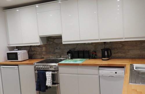 Topsham Casa | Frog Palace