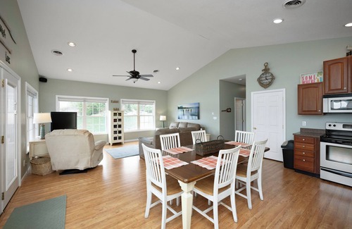 La Follette Alquiler De Eote | FRONT ROW FLOATING HOUSE at Springs Dock Marina on Norris Lake