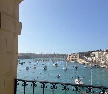Kalkara Cama Y Desayuno | Front Row Malta - Your Grand Harbour Home with Rooftop Terrace & Views of Valletta