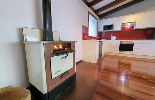Falcon Casa | Front Row views and 50m from the beach. Beach House Avalon.