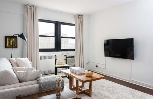 Central West End Apartamento | FRONTDESK Furnished 1 BR Apt in Central West End