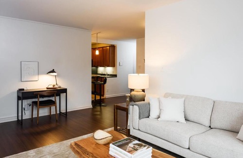 Central West End Apartamento | FRONTDESK Furnished 1 BR Apt in Central West End