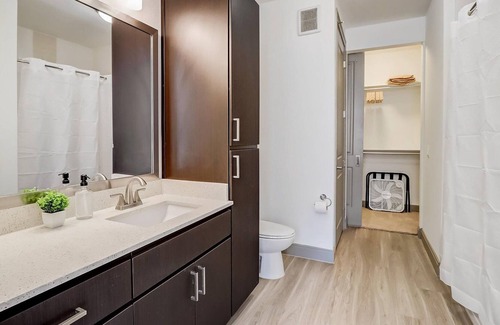 Tempe Apartamento | FRONTDESK Vela at Tempe Town Lake Apts