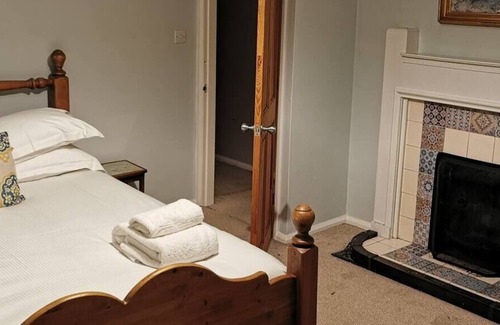 Scarborough Cabaña | Fryer's Cottage - Seamer Main Street