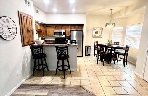 Mesquite Condominio | Full amenities in kitchen, bathroom and bedrooms with gym, Pool and Hot Tub