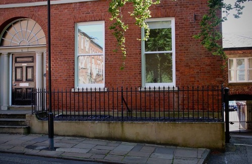 Preston Apartamento | Luxury Full Apartment Free Secure Parking King bed