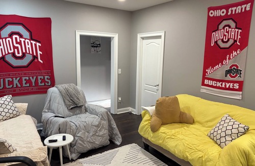 Braselton Apartamento | Full bed, closet, mounted TV, with apartment amenities at this fabulous rate.
