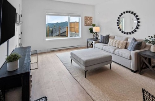 Langford Casa | Full Executive Home with Stunning Views