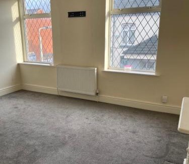 Stockport Casa | Full House to rent in the village of Romiley