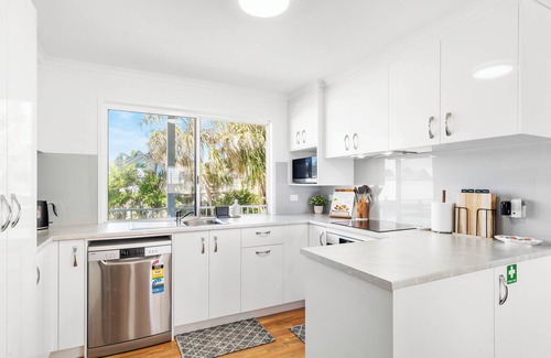 Slade Point Casa | Full House, Unit 1 Anna & Unit 2 Barry at Beachside Mackay at Lamberts Beach, AU