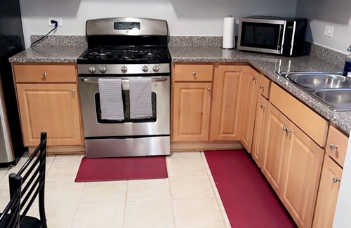 Country Club Hills Casa | Full suburban home 30 mins from downtown Chicago!