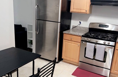 Country Club Hills Casa | Full suburban home 30 mins from downtown Chicago!