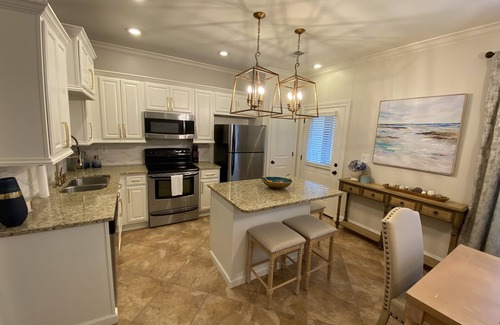 Oxford Casa | Full Townhouse Fleur de Lis condominiums 1 Mile To Stadiums
