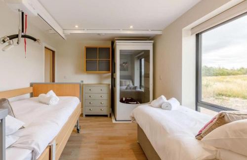 Moreton Valence Casa | Fully Accessible-Disabled Adapted-Hot Tub-Pets