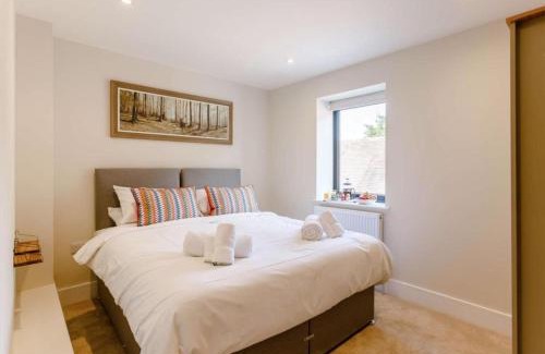 Moreton Valence Casa | Fully Accessible-Disabled Adapted-Hot Tub-Pets