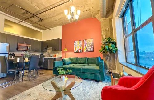 Near South Side Apartamento | Fully Equipped 2BR Apartment in South Loop with Optional Parking and Gym Access Near McCormick Place & Lakefront Attractions