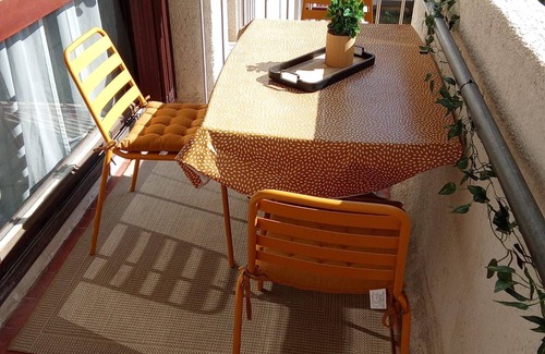 Les Platanes Apartamento | Fully equipped F1 with balcony, quiet residence with swimming pool - Perpignan