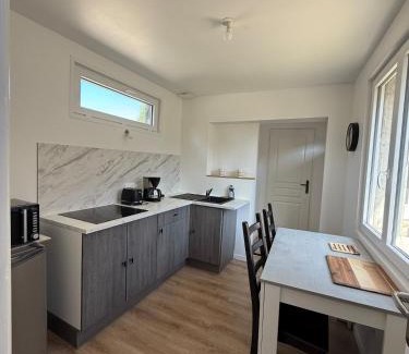 Montreuil-Bellay Apartamento | Fully equipped one-bedroom apartment, unpack your bags