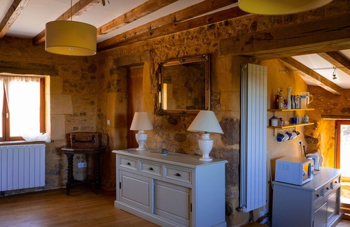 Saint-Front-sur-Lemance Casa | La Charnière traditional Stone House private pool set in rural location