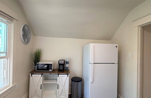 Camp Hill Apartamento | Fully Furnished 1-Bedroom Apartment, Newly Renovated & Move-In Ready