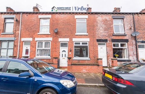 Farnworth Casa | Fully furnished 2 Bedroom House in Bolton – Contractors Welcome