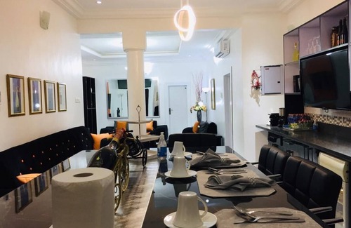 Dzorwulu Apartamento | Fully furnished 2 bedroom Executive apartment, located in Dzorwulu.