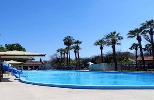 Jefferson Casa | Lake villa studio cerca del centro y Medical Center con cocina completa y lavandería.