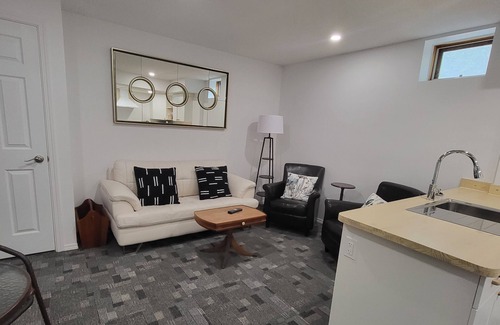 Quesnel Apartamento | Fully furnished basement suite, available for short term rental