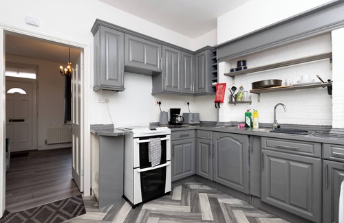 Nottingham Casa | Fully Furnished Cozy House | Free Parking | 55+ Amenities.