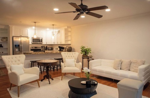 Charlotte Apartamento | Fully Furnished Corporate Housing in Prestigious Myers Park Area Charlotte, NC