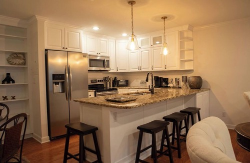 Charlotte Apartamento | Fully Furnished Corporate Housing in Prestigious Myers Park Area Charlotte, NC