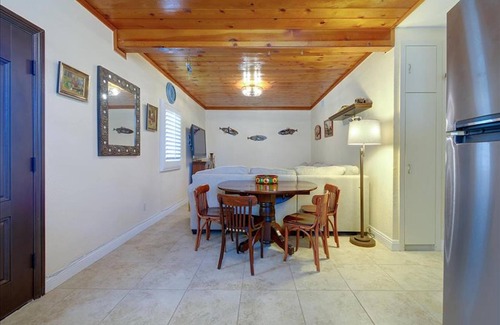 Chatsworth Casa | Fully Furnished Cottage Los Angeles California