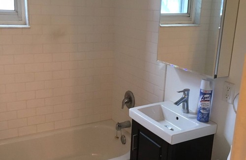 Cote-Des-Neiges—Notre-Dame-De-Grace Apartamento | Fully Furnished one bedroom Apartment near Monkland village and Concordia