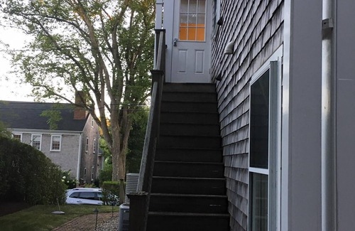 Nantucket Town Condominio | Totalmente renovado condominio 2br en la ciudad, a pie de la calle principal!