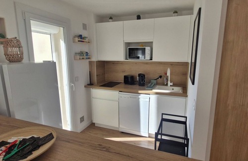 Boulouris-sur-Mer Apartamento | Fully renovated 35 m2 studio 2 minutes from the beach.