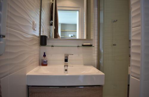 Quartier Saint-Ambroise Apartamento | Fully Renovated Bright Studio With High View