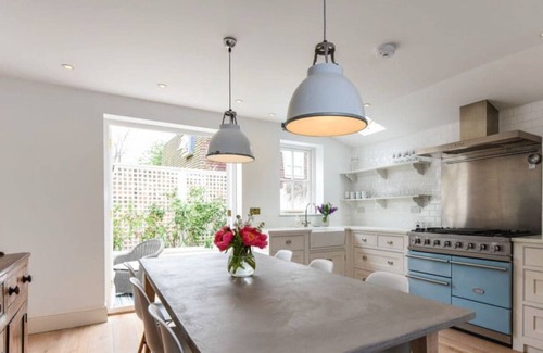 Winchester Casa | Fully renovated townhouse in heart of Winchester's cathedral streets