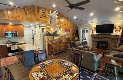 Lake Luzerne-Hadley Casa | Fully Renovated Year Round Adirondack Waterfront Retreat