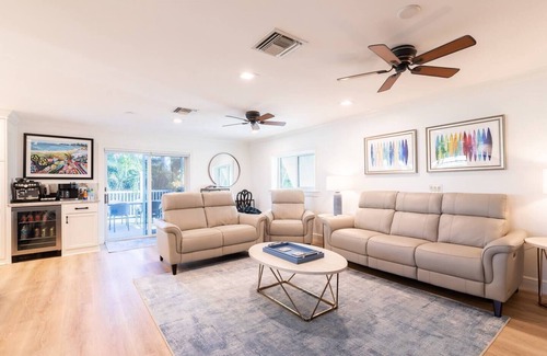 Fort Pierce Casa | 1809 Surfside | Private Beach | Heated Plunge Pool | Bikes | Game Tables
