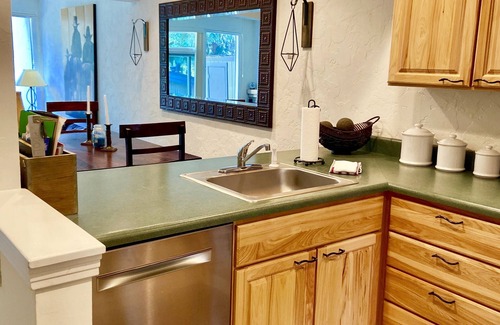 Vail Casa | Completamente actualizado, hermosa casa adosada en la línea de autobuses de Vail