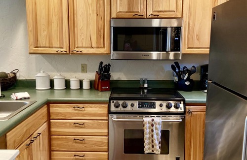 Vail Casa | Completamente actualizado, hermosa casa adosada en la línea de autobuses de Vail