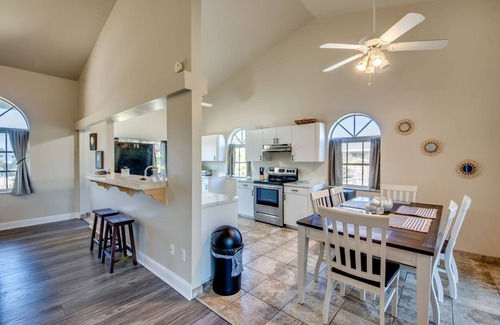 Laguna Shores Casa | Fully Updated/Luxury Beach House w/Master Suite-Close to beach!