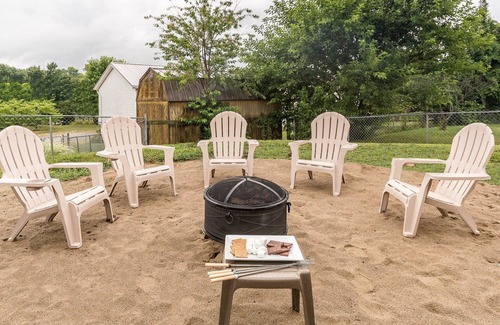 Dry Ridge Casa | Fun 3 Bedroom Home with Gameroom near Ark!!