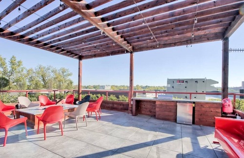 Old North Columbus Apartamento | 🔷Fun Micro-Unit w/ Garage Parking Near High St. | Jacuzzi, Fitness Gym, WiFi, +