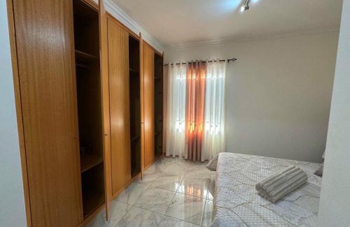 Santo Antonio Casa | Funchal Getaway, Cozy Private Room with WiFi and Ensuite Bathroom