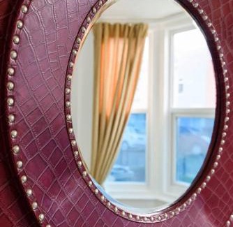 Easton Apartamento | Funky Easton flat with parking