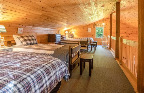 Otis Casa | Hermosa cabaña en el estanque mágico Beech Hill