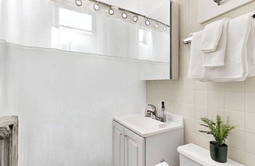 North Center Apartamento | Your 1BR Homey Haven in Vibrant Chicago